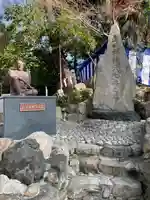 安居神社の像