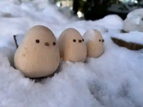 札幌諏訪神社の{uncategorized: "未分類", other: "その他", undefined: "問題あり", building: "その他建物", grave: "お墓", sacred_gate: "鳥居", guardian: "狛犬", statue: "像", buddha: "仏像", history: "歴史", nature: "自然", garden: "庭園", animal: "動物", pagoda: "塔", temizu: "手水舎", mountain_gate: "山門・神門", sanctuary: "本殿・本堂", subordinate: "末社・摂社", art: "芸術", scenery: "景色", jizo: "地蔵", ema: "絵馬", goshuin: "御朱印", omikuji: "おみくじ", items: "授与品その他", amulet: "お守り", goshuincho: "御朱印帳", eats: "食事", festival: "お祭り", votive_dance: "神楽", shichigosan: "七五三参", wedding: "結婚式", experience: "体験その他", initially: "初詣", around: "周辺", anti_infection: "感染症対策"}