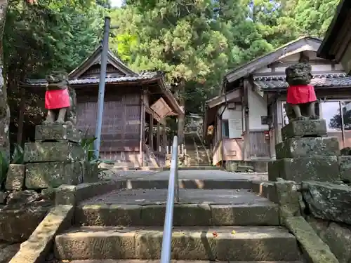 泉岡一言神社の狛犬