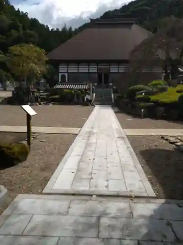 宝積寺の本殿・本堂