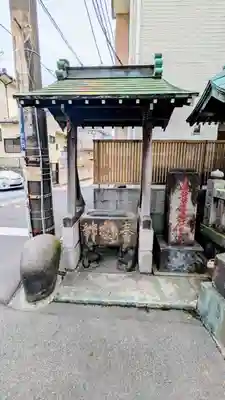 猫実庚申塔の手水舎