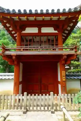 岡寺（龍蓋寺）の山門・神門