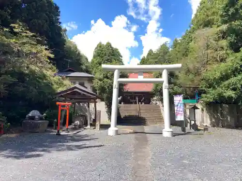 亀岡八幡宮の鳥居