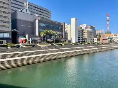 上土朝日稲荷神社の{uncategorized: "未分類", other: "その他", undefined: "問題あり", building: "その他建物", grave: "お墓", sacred_gate: "鳥居", guardian: "狛犬", statue: "像", buddha: "仏像", history: "歴史", nature: "自然", garden: "庭園", animal: "動物", pagoda: "塔", temizu: "手水舎", mountain_gate: "山門・神門", sanctuary: "本殿・本堂", subordinate: "末社・摂社", art: "芸術", scenery: "景色", jizo: "地蔵", ema: "絵馬", goshuin: "御朱印", omikuji: "おみくじ", items: "授与品その他", amulet: "お守り", goshuincho: "御朱印帳", eats: "食事", festival: "お祭り", votive_dance: "神楽", shichigosan: "七五三参", wedding: "結婚式", experience: "体験その他", initially: "初詣", around: "周辺", anti_infection: "感染症対策"}