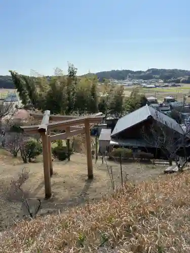 谷崎天神社の{uncategorized: "未分類", other: "その他", undefined: "問題あり", building: "その他建物", grave: "お墓", sacred_gate: "鳥居", guardian: "狛犬", statue: "像", buddha: "仏像", history: "歴史", nature: "自然", garden: "庭園", animal: "動物", pagoda: "塔", temizu: "手水舎", mountain_gate: "山門・神門", sanctuary: "本殿・本堂", subordinate: "末社・摂社", art: "芸術", scenery: "景色", jizo: "地蔵", ema: "絵馬", goshuin: "御朱印", omikuji: "おみくじ", items: "授与品その他", amulet: "お守り", goshuincho: "御朱印帳", eats: "食事", festival: "お祭り", votive_dance: "神楽", shichigosan: "七五三参", wedding: "結婚式", experience: "体験その他", initially: "初詣", around: "周辺", anti_infection: "感染症対策"}