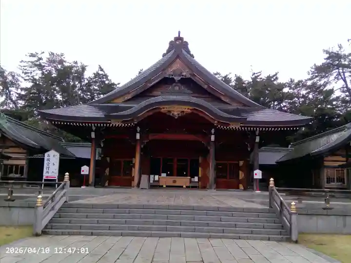 新潟縣護國神社の{uncategorized: "未分類", other: "その他", undefined: "問題あり", building: "その他建物", grave: "お墓", sacred_gate: "鳥居", guardian: "狛犬", statue: "像", buddha: "仏像", history: "歴史", nature: "自然", garden: "庭園", animal: "動物", pagoda: "塔", temizu: "手水舎", mountain_gate: "山門・神門", sanctuary: "本殿・本堂", subordinate: "末社・摂社", art: "芸術", scenery: "景色", jizo: "地蔵", ema: "絵馬", goshuin: "御朱印", omikuji: "おみくじ", items: "授与品その他", amulet: "お守り", goshuincho: "御朱印帳", eats: "食事", festival: "お祭り", votive_dance: "神楽", shichigosan: "七五三参", wedding: "結婚式", experience: "体験その他", initially: "初詣", around: "周辺", anti_infection: "感染症対策"}