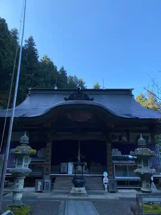 横峰寺の本殿・本堂