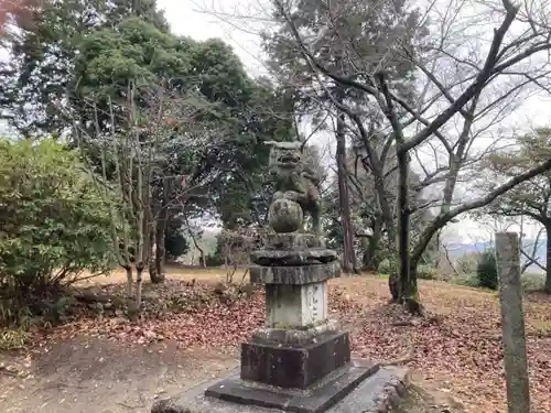 素鵞神社の狛犬