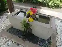 神明社の手水舎