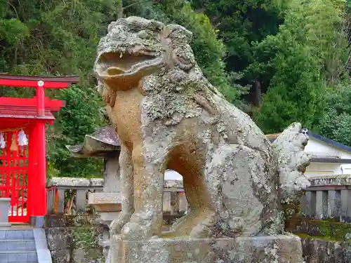 烏止野神社の狛犬