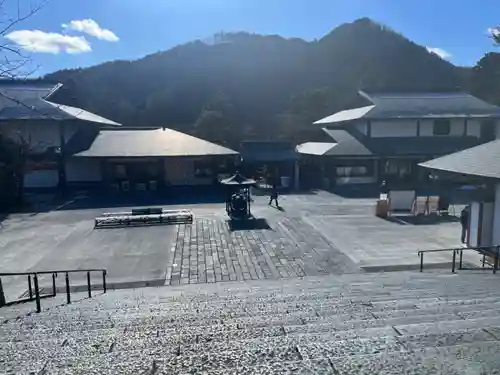 日光山輪王寺三仏堂の周辺