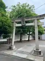 堀之内三輪神社の{uncategorized: "未分類", other: "その他", undefined: "問題あり", building: "その他建物", grave: "お墓", sacred_gate: "鳥居", guardian: "狛犬", statue: "像", buddha: "仏像", history: "歴史", nature: "自然", garden: "庭園", animal: "動物", pagoda: "塔", temizu: "手水舎", mountain_gate: "山門・神門", sanctuary: "本殿・本堂", subordinate: "末社・摂社", art: "芸術", scenery: "景色", jizo: "地蔵", ema: "絵馬", goshuin: "御朱印", omikuji: "おみくじ", items: "授与品その他", amulet: "お守り", goshuincho: "御朱印帳", eats: "食事", festival: "お祭り", votive_dance: "神楽", shichigosan: "七五三参", wedding: "結婚式", experience: "体験その他", initially: "初詣", around: "周辺", anti_infection: "感染症対策"}
