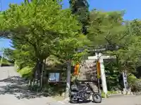 花巻神社の{uncategorized: "未分類", other: "その他", undefined: "問題あり", building: "その他建物", grave: "お墓", sacred_gate: "鳥居", guardian: "狛犬", statue: "像", buddha: "仏像", history: "歴史", nature: "自然", garden: "庭園", animal: "動物", pagoda: "塔", temizu: "手水舎", mountain_gate: "山門・神門", sanctuary: "本殿・本堂", subordinate: "末社・摂社", art: "芸術", scenery: "景色", jizo: "地蔵", ema: "絵馬", goshuin: "御朱印", omikuji: "おみくじ", items: "授与品その他", amulet: "お守り", goshuincho: "御朱印帳", eats: "食事", festival: "お祭り", votive_dance: "神楽", shichigosan: "七五三参", wedding: "結婚式", experience: "体験その他", initially: "初詣", around: "周辺", anti_infection: "感染症対策"}