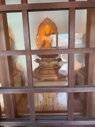 泉増院の{uncategorized: "未分類", other: "その他", undefined: "問題あり", building: "その他建物", grave: "お墓", sacred_gate: "鳥居", guardian: "狛犬", statue: "像", buddha: "仏像", history: "歴史", nature: "自然", garden: "庭園", animal: "動物", pagoda: "塔", temizu: "手水舎", mountain_gate: "山門・神門", sanctuary: "本殿・本堂", subordinate: "末社・摂社", art: "芸術", scenery: "景色", jizo: "地蔵", ema: "絵馬", goshuin: "御朱印", omikuji: "おみくじ", items: "授与品その他", amulet: "お守り", goshuincho: "御朱印帳", eats: "食事", festival: "お祭り", votive_dance: "神楽", shichigosan: "七五三参", wedding: "結婚式", experience: "体験その他", initially: "初詣", around: "周辺", anti_infection: "感染症対策"}