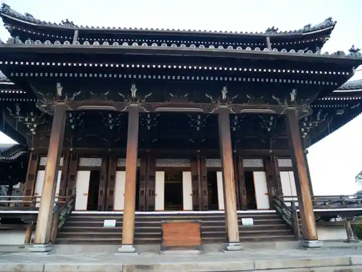 興正寺の本殿・本堂