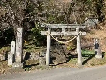 星野町星宮神社の{uncategorized: "未分類", other: "その他", undefined: "問題あり", building: "その他建物", grave: "お墓", sacred_gate: "鳥居", guardian: "狛犬", statue: "像", buddha: "仏像", history: "歴史", nature: "自然", garden: "庭園", animal: "動物", pagoda: "塔", temizu: "手水舎", mountain_gate: "山門・神門", sanctuary: "本殿・本堂", subordinate: "末社・摂社", art: "芸術", scenery: "景色", jizo: "地蔵", ema: "絵馬", goshuin: "御朱印", omikuji: "おみくじ", items: "授与品その他", amulet: "お守り", goshuincho: "御朱印帳", eats: "食事", festival: "お祭り", votive_dance: "神楽", shichigosan: "七五三参", wedding: "結婚式", experience: "体験その他", initially: "初詣", around: "周辺", anti_infection: "感染症対策"}