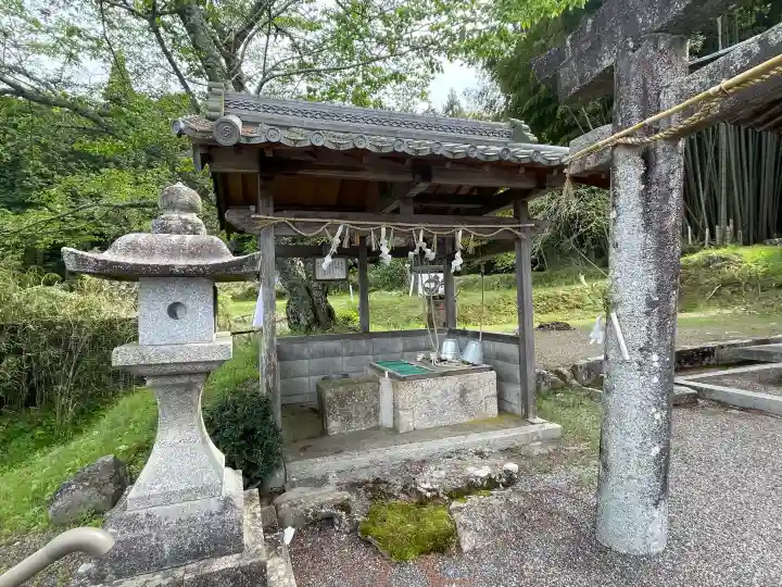 天満社の{uncategorized: "未分類", other: "その他", undefined: "問題あり", building: "その他建物", grave: "お墓", sacred_gate: "鳥居", guardian: "狛犬", statue: "像", buddha: "仏像", history: "歴史", nature: "自然", garden: "庭園", animal: "動物", pagoda: "塔", temizu: "手水舎", mountain_gate: "山門・神門", sanctuary: "本殿・本堂", subordinate: "末社・摂社", art: "芸術", scenery: "景色", jizo: "地蔵", ema: "絵馬", goshuin: "御朱印", omikuji: "おみくじ", items: "授与品その他", amulet: "お守り", goshuincho: "御朱印帳", eats: "食事", festival: "お祭り", votive_dance: "神楽", shichigosan: "七五三参", wedding: "結婚式", experience: "体験その他", initially: "初詣", around: "周辺", anti_infection: "感染症対策"}