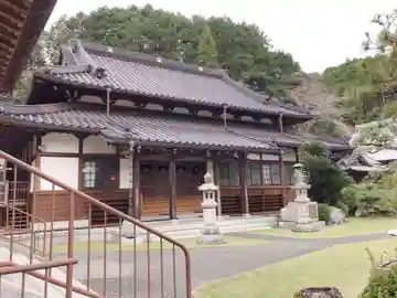 盤脚院の本殿・本堂