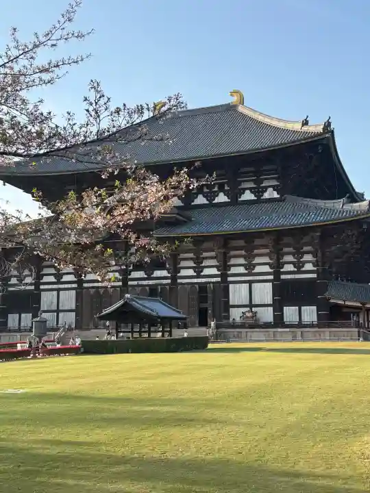 東大寺の{uncategorized: "未分類", other: "その他", undefined: "問題あり", building: "その他建物", grave: "お墓", sacred_gate: "鳥居", guardian: "狛犬", statue: "像", buddha: "仏像", history: "歴史", nature: "自然", garden: "庭園", animal: "動物", pagoda: "塔", temizu: "手水舎", mountain_gate: "山門・神門", sanctuary: "本殿・本堂", subordinate: "末社・摂社", art: "芸術", scenery: "景色", jizo: "地蔵", ema: "絵馬", goshuin: "御朱印", omikuji: "おみくじ", items: "授与品その他", amulet: "お守り", goshuincho: "御朱印帳", eats: "食事", festival: "お祭り", votive_dance: "神楽", shichigosan: "七五三参", wedding: "結婚式", experience: "体験その他", initially: "初詣", around: "周辺", anti_infection: "感染症対策"}