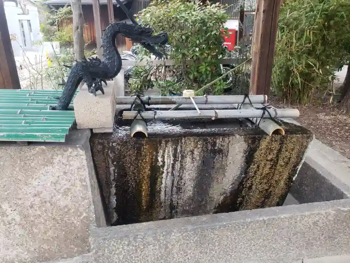 勝部神社の手水舎