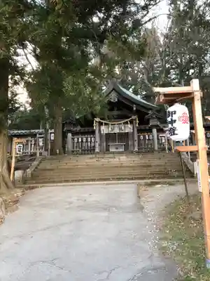 諏訪大社上社前宮の本殿・本堂