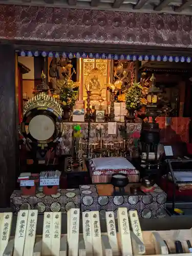 護国之寺の本殿・本堂