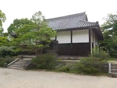 観世音寺の本殿・本堂