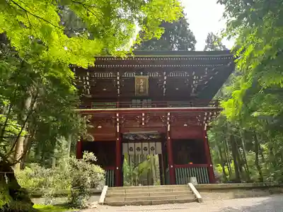 御岩神社の山門・神門