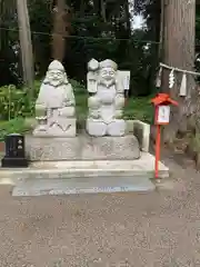 磯山神社の像