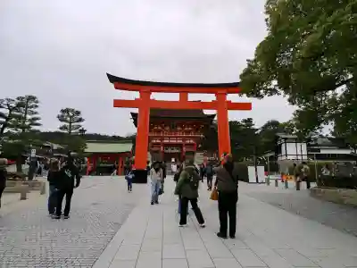 伏見稲荷大社の{uncategorized: "未分類", other: "その他", undefined: "問題あり", building: "その他建物", grave: "お墓", sacred_gate: "鳥居", guardian: "狛犬", statue: "像", buddha: "仏像", history: "歴史", nature: "自然", garden: "庭園", animal: "動物", pagoda: "塔", temizu: "手水舎", mountain_gate: "山門・神門", sanctuary: "本殿・本堂", subordinate: "末社・摂社", art: "芸術", scenery: "景色", jizo: "地蔵", ema: "絵馬", goshuin: "御朱印", omikuji: "おみくじ", items: "授与品その他", amulet: "お守り", goshuincho: "御朱印帳", eats: "食事", festival: "お祭り", votive_dance: "神楽", shichigosan: "七五三参", wedding: "結婚式", experience: "体験その他", initially: "初詣", around: "周辺", anti_infection: "感染症対策"}