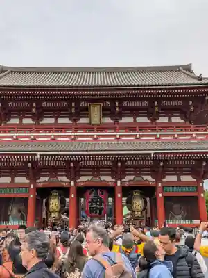 浅草寺の山門・神門