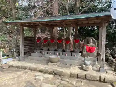 杉本寺の{uncategorized: "未分類", other: "その他", undefined: "問題あり", building: "その他建物", grave: "お墓", sacred_gate: "鳥居", guardian: "狛犬", statue: "像", buddha: "仏像", history: "歴史", nature: "自然", garden: "庭園", animal: "動物", pagoda: "塔", temizu: "手水舎", mountain_gate: "山門・神門", sanctuary: "本殿・本堂", subordinate: "末社・摂社", art: "芸術", scenery: "景色", jizo: "地蔵", ema: "絵馬", goshuin: "御朱印", omikuji: "おみくじ", items: "授与品その他", amulet: "お守り", goshuincho: "御朱印帳", eats: "食事", festival: "お祭り", votive_dance: "神楽", shichigosan: "七五三参", wedding: "結婚式", experience: "体験その他", initially: "初詣", around: "周辺", anti_infection: "感染症対策"}