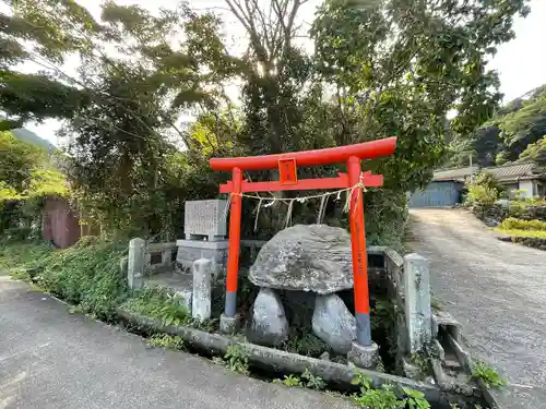 雲八幡宮元宮　雲石の建物その他