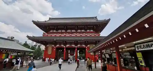 浅草寺の山門