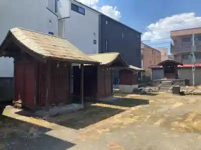 横浜熊野神社の{uncategorized: "未分類", other: "その他", undefined: "問題あり", building: "その他建物", grave: "お墓", sacred_gate: "鳥居", guardian: "狛犬", statue: "像", buddha: "仏像", history: "歴史", nature: "自然", garden: "庭園", animal: "動物", pagoda: "塔", temizu: "手水舎", mountain_gate: "山門・神門", sanctuary: "本殿・本堂", subordinate: "末社・摂社", art: "芸術", scenery: "景色", jizo: "地蔵", ema: "絵馬", goshuin: "御朱印", omikuji: "おみくじ", items: "授与品その他", amulet: "お守り", goshuincho: "御朱印帳", eats: "食事", festival: "お祭り", votive_dance: "神楽", shichigosan: "七五三参", wedding: "結婚式", experience: "体験その他", initially: "初詣", around: "周辺", anti_infection: "感染症対策"}