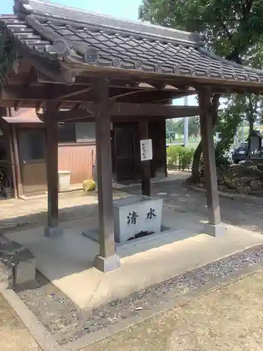 白山神社（松河戸町）の手水舎