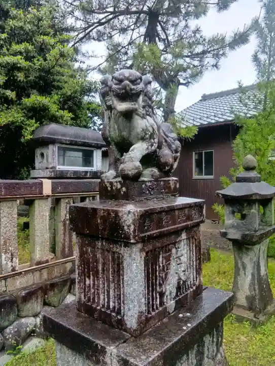 神明神社の{uncategorized: "未分類", other: "その他", undefined: "問題あり", building: "その他建物", grave: "お墓", sacred_gate: "鳥居", guardian: "狛犬", statue: "像", buddha: "仏像", history: "歴史", nature: "自然", garden: "庭園", animal: "動物", pagoda: "塔", temizu: "手水舎", mountain_gate: "山門・神門", sanctuary: "本殿・本堂", subordinate: "末社・摂社", art: "芸術", scenery: "景色", jizo: "地蔵", ema: "絵馬", goshuin: "御朱印", omikuji: "おみくじ", items: "授与品その他", amulet: "お守り", goshuincho: "御朱印帳", eats: "食事", festival: "お祭り", votive_dance: "神楽", shichigosan: "七五三参", wedding: "結婚式", experience: "体験その他", initially: "初詣", around: "周辺", anti_infection: "感染症対策"}