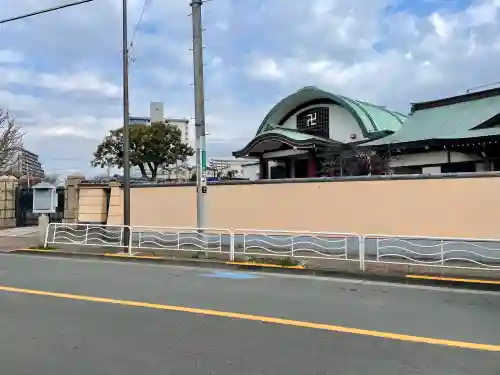 常光寺の{uncategorized: "未分類", other: "その他", undefined: "問題あり", building: "その他建物", grave: "お墓", sacred_gate: "鳥居", guardian: "狛犬", statue: "像", buddha: "仏像", history: "歴史", nature: "自然", garden: "庭園", animal: "動物", pagoda: "塔", temizu: "手水舎", mountain_gate: "山門・神門", sanctuary: "本殿・本堂", subordinate: "末社・摂社", art: "芸術", scenery: "景色", jizo: "地蔵", ema: "絵馬", goshuin: "御朱印", omikuji: "おみくじ", items: "授与品その他", amulet: "お守り", goshuincho: "御朱印帳", eats: "食事", festival: "お祭り", votive_dance: "神楽", shichigosan: "七五三参", wedding: "結婚式", experience: "体験その他", initially: "初詣", around: "周辺", anti_infection: "感染症対策"}