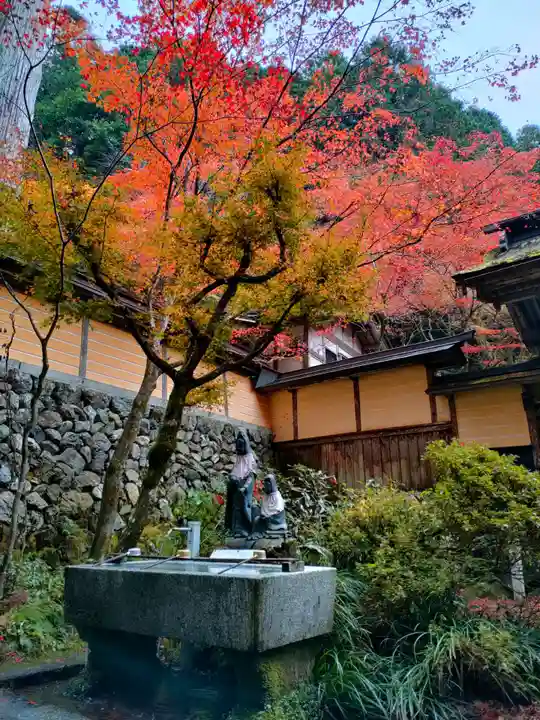 横蔵寺の手水舎