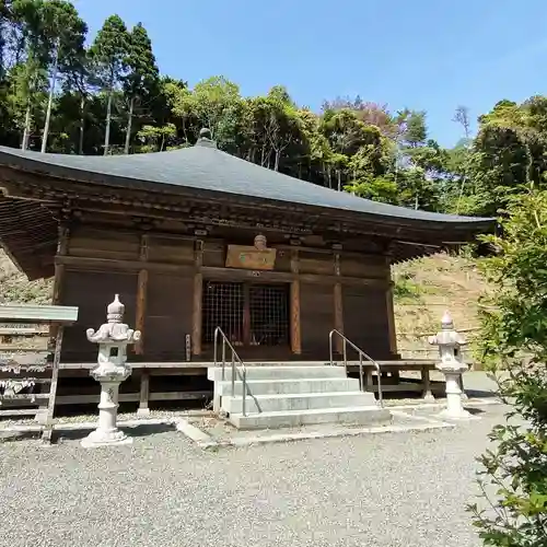 高蔵寺の本殿・本堂