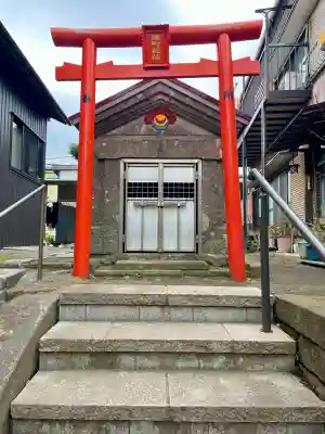 濱町稲荷の{uncategorized: "未分類", other: "その他", undefined: "問題あり", building: "その他建物", grave: "お墓", sacred_gate: "鳥居", guardian: "狛犬", statue: "像", buddha: "仏像", history: "歴史", nature: "自然", garden: "庭園", animal: "動物", pagoda: "塔", temizu: "手水舎", mountain_gate: "山門・神門", sanctuary: "本殿・本堂", subordinate: "末社・摂社", art: "芸術", scenery: "景色", jizo: "地蔵", ema: "絵馬", goshuin: "御朱印", omikuji: "おみくじ", items: "授与品その他", amulet: "お守り", goshuincho: "御朱印帳", eats: "食事", festival: "お祭り", votive_dance: "神楽", shichigosan: "七五三参", wedding: "結婚式", experience: "体験その他", initially: "初詣", around: "周辺", anti_infection: "感染症対策"}