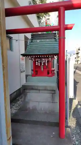 祠(小田原市緑公民館横)(神奈川県)