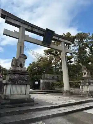 敷地神社(わら天神宮)の{uncategorized: "未分類", other: "その他", undefined: "問題あり", building: "その他建物", grave: "お墓", sacred_gate: "鳥居", guardian: "狛犬", statue: "像", buddha: "仏像", history: "歴史", nature: "自然", garden: "庭園", animal: "動物", pagoda: "塔", temizu: "手水舎", mountain_gate: "山門・神門", sanctuary: "本殿・本堂", subordinate: "末社・摂社", art: "芸術", scenery: "景色", jizo: "地蔵", ema: "絵馬", goshuin: "御朱印", omikuji: "おみくじ", items: "授与品その他", amulet: "お守り", goshuincho: "御朱印帳", eats: "食事", festival: "お祭り", votive_dance: "神楽", shichigosan: "七五三参", wedding: "結婚式", experience: "体験その他", initially: "初詣", around: "周辺", anti_infection: "感染症対策"}