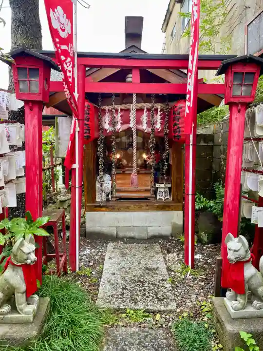稲荷大明神の{uncategorized: "未分類", other: "その他", undefined: "問題あり", building: "その他建物", grave: "お墓", sacred_gate: "鳥居", guardian: "狛犬", statue: "像", buddha: "仏像", history: "歴史", nature: "自然", garden: "庭園", animal: "動物", pagoda: "塔", temizu: "手水舎", mountain_gate: "山門・神門", sanctuary: "本殿・本堂", subordinate: "末社・摂社", art: "芸術", scenery: "景色", jizo: "地蔵", ema: "絵馬", goshuin: "御朱印", omikuji: "おみくじ", items: "授与品その他", amulet: "お守り", goshuincho: "御朱印帳", eats: "食事", festival: "お祭り", votive_dance: "神楽", shichigosan: "七五三参", wedding: "結婚式", experience: "体験その他", initially: "初詣", around: "周辺", anti_infection: "感染症対策"}