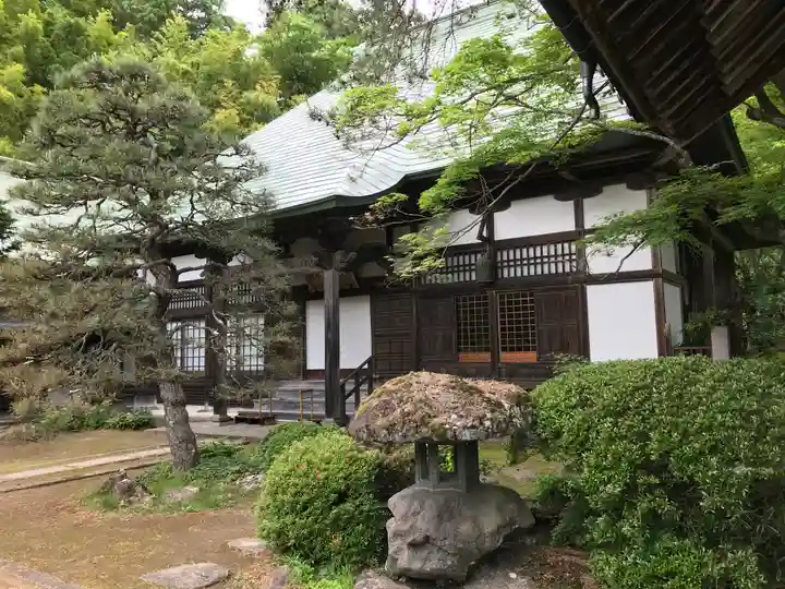 石行寺の本殿・本堂