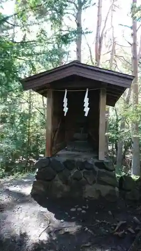 北口本宮冨士浅間神社の末社・摂社