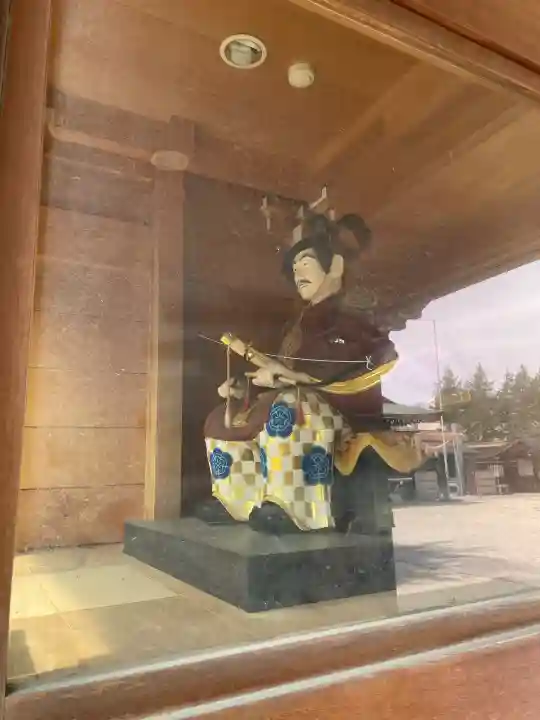 諏訪神社の{uncategorized: "未分類", other: "その他", undefined: "問題あり", building: "その他建物", grave: "お墓", sacred_gate: "鳥居", guardian: "狛犬", statue: "像", buddha: "仏像", history: "歴史", nature: "自然", garden: "庭園", animal: "動物", pagoda: "塔", temizu: "手水舎", mountain_gate: "山門・神門", sanctuary: "本殿・本堂", subordinate: "末社・摂社", art: "芸術", scenery: "景色", jizo: "地蔵", ema: "絵馬", goshuin: "御朱印", omikuji: "おみくじ", items: "授与品その他", amulet: "お守り", goshuincho: "御朱印帳", eats: "食事", festival: "お祭り", votive_dance: "神楽", shichigosan: "七五三参", wedding: "結婚式", experience: "体験その他", initially: "初詣", around: "周辺", anti_infection: "感染症対策"}