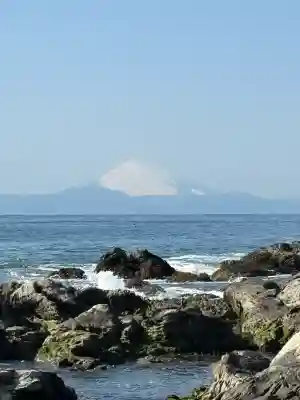 洲崎神社の{uncategorized: "未分類", other: "その他", undefined: "問題あり", building: "その他建物", grave: "お墓", sacred_gate: "鳥居", guardian: "狛犬", statue: "像", buddha: "仏像", history: "歴史", nature: "自然", garden: "庭園", animal: "動物", pagoda: "塔", temizu: "手水舎", mountain_gate: "山門・神門", sanctuary: "本殿・本堂", subordinate: "末社・摂社", art: "芸術", scenery: "景色", jizo: "地蔵", ema: "絵馬", goshuin: "御朱印", omikuji: "おみくじ", items: "授与品その他", amulet: "お守り", goshuincho: "御朱印帳", eats: "食事", festival: "お祭り", votive_dance: "神楽", shichigosan: "七五三参", wedding: "結婚式", experience: "体験その他", initially: "初詣", around: "周辺", anti_infection: "感染症対策"}