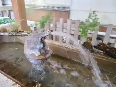 小野照崎神社の手水舎