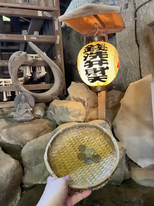 銭洗弁財天宇賀福神社(神奈川県)